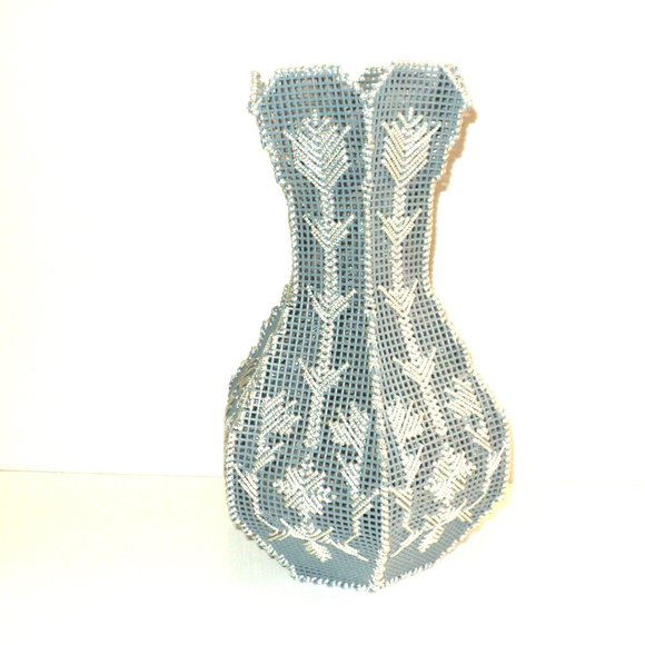 Plastic Canvas Vase Blue-Gray w/ Silver Metallic Needlepoint 11 1/2" x 7 Vintage - Picture 3 of 5